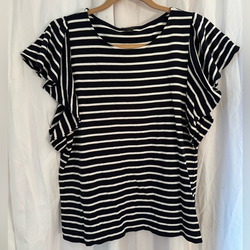 Ann Taylor large black white stripe fitted top